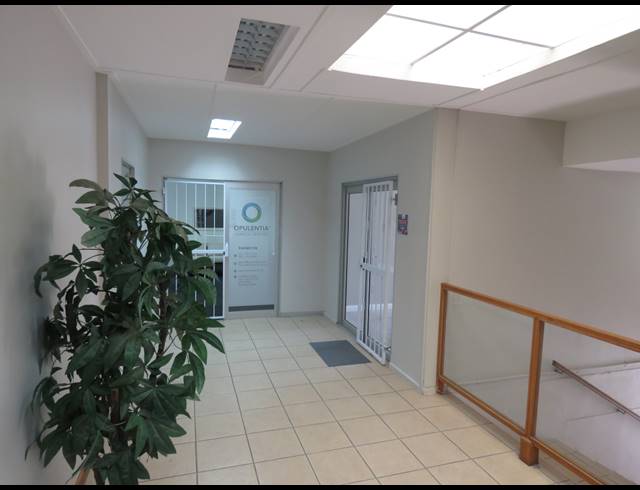 86M² OFFICE TO LET IN SOMERSET WEST CENTRAL